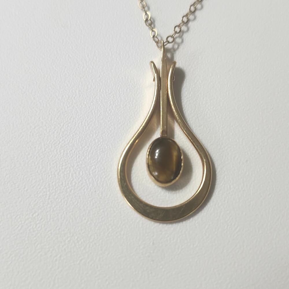 Vintage Avon 1/20 14K Tiger Eye Teardrop Pendulum Pendant Necklace Signed Retro